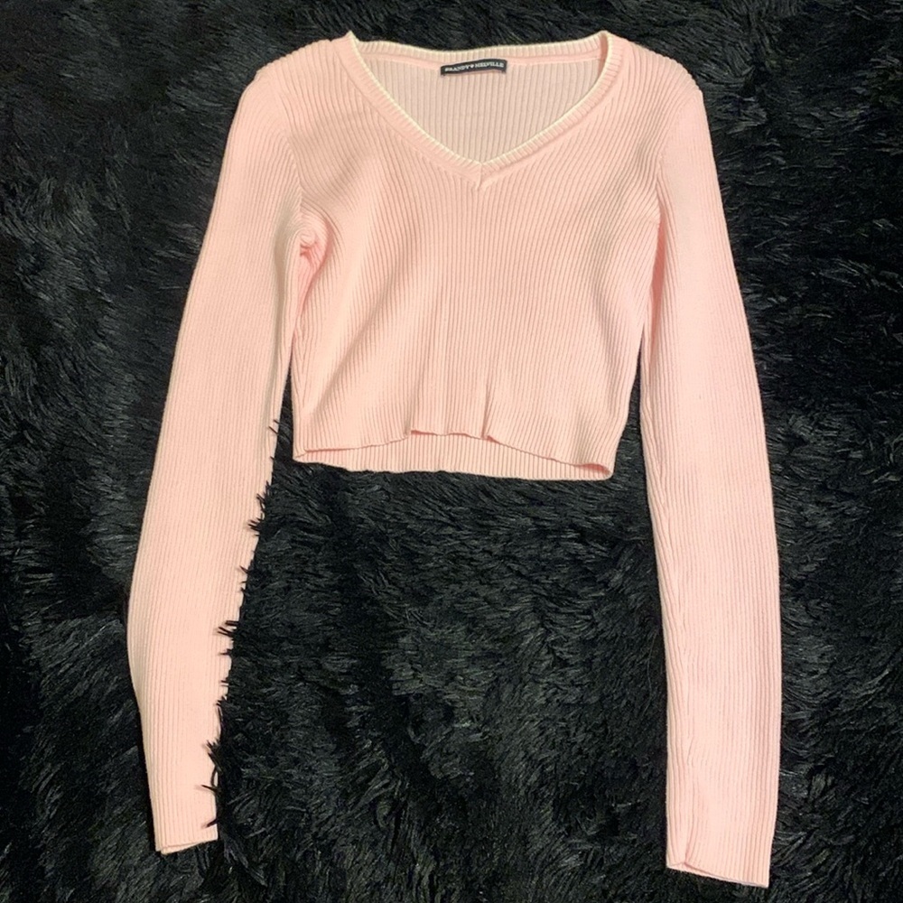 NEW Brandy Melville V Neck Cropped Long Sleeve Top